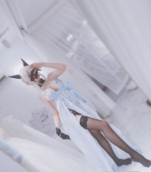 打白嫩光屁屁女网站