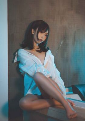 26岁女高中生动漫